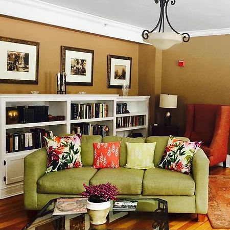 Snapdragon Inn Windsor Ngoại thất bức ảnh